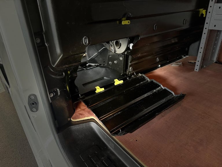 2022 Peugeot Expert 2.0 BlueHDi 1400 Asphalt Premium Standard Panel Van EAT8 MWB Euro 6 (s/s) 6 P...