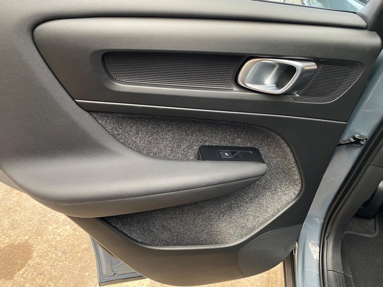 2021 Volvo XC40 2.0 B4 MHEV R-Design Auto Euro 6 (s/s) 5dr ESTATE Petrol/Electric Hybrid Automatic