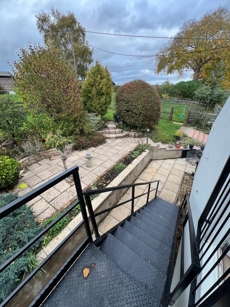 1st floor flat, all bills included, amazing setting