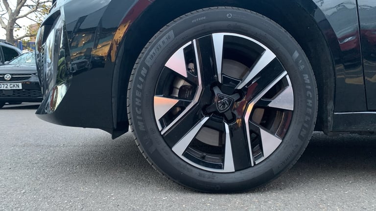 2024 Peugeot 208 50kWh E-Style Hatchback 5dr Electric Auto (7.4kW Charger) (136 ps) Hatchback Ele...