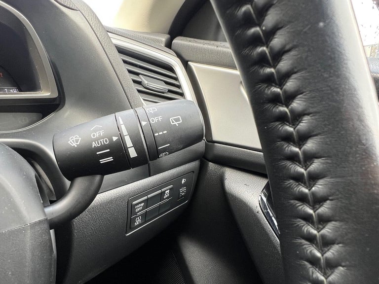 MAZDA MAZDA3 2.0 SKYACTIV-G SE-L Nav 2017