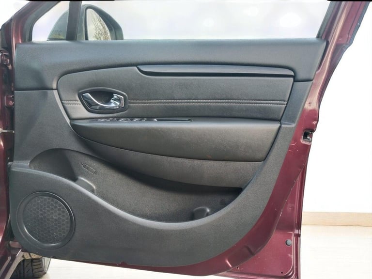 2013 Renault Scenic 1.6 dCi Dynamique TomTom Euro 5 (s/s) 5dr Diesel