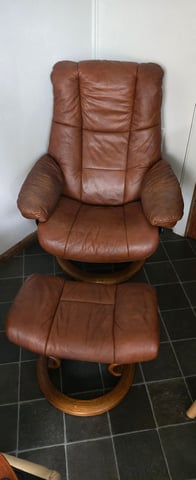 Ekornes stressless leather recliner chair +,footstool in Andover