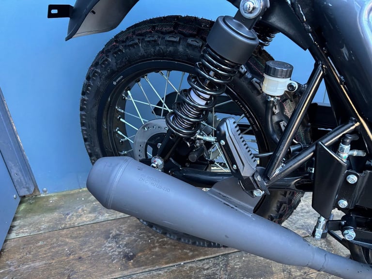 BIKE OF THE WEEK - Bluroc Legend 125cc Scrambler Motorcycle Mutt Bullit 125 