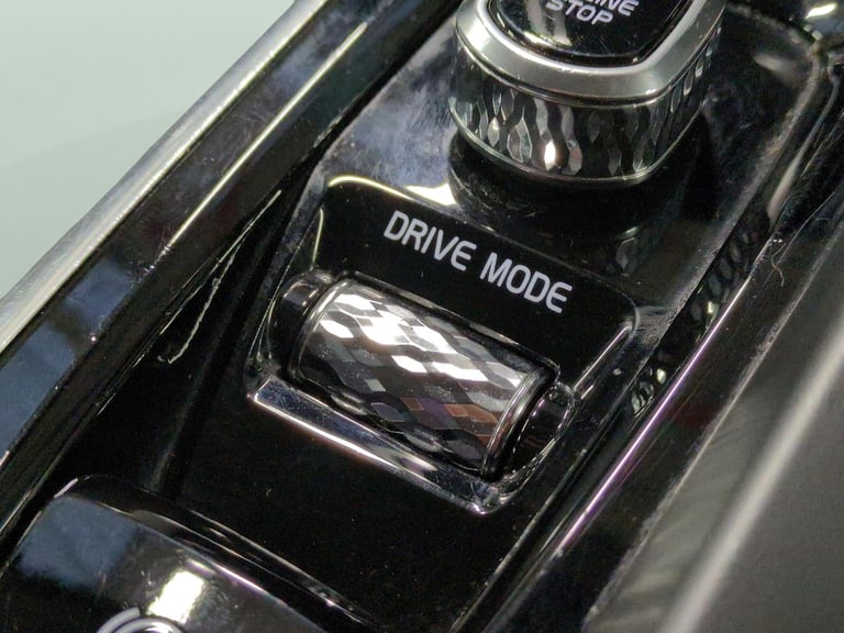 2019 Volvo XC60 2.0 D4 Momentum SUV 5dr Diesel Auto Euro 6 (s/s) (190 ps) - AUTO PARK - LED Suv D...