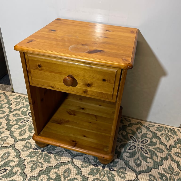 FREE DELIVERY Wooden oak single bedside, in good condition.