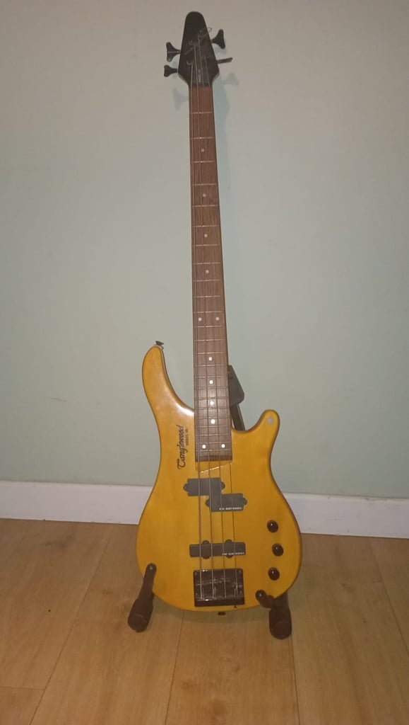 image for Tanglewood Rebel 4K Bass Guitar 