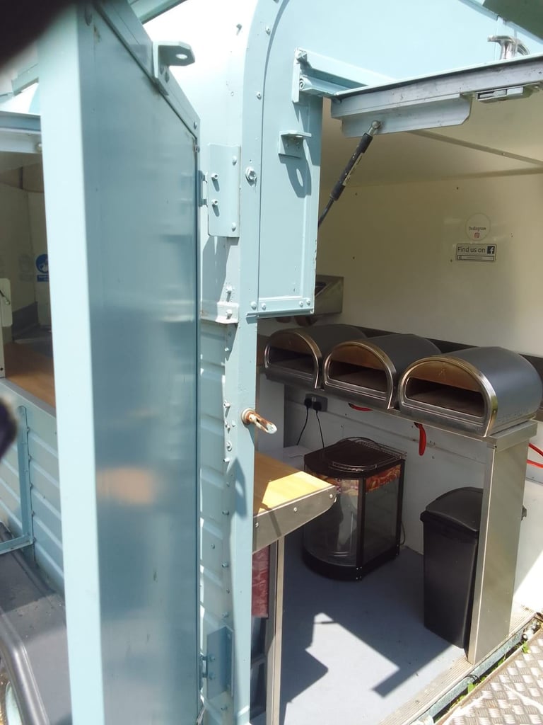 Catering trailer burger van mobile kitchen horsebox food pizza  trailer 