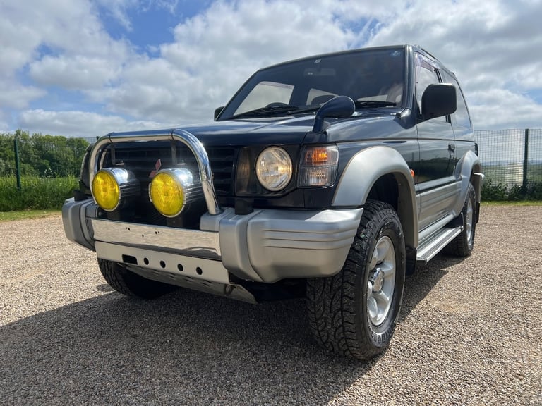 image for MITSUBISHI PAJERO SHOGUN 3.5 V6 4X4 SWB 3-DOOR AUTOMATIC * LOW MILEAGE *