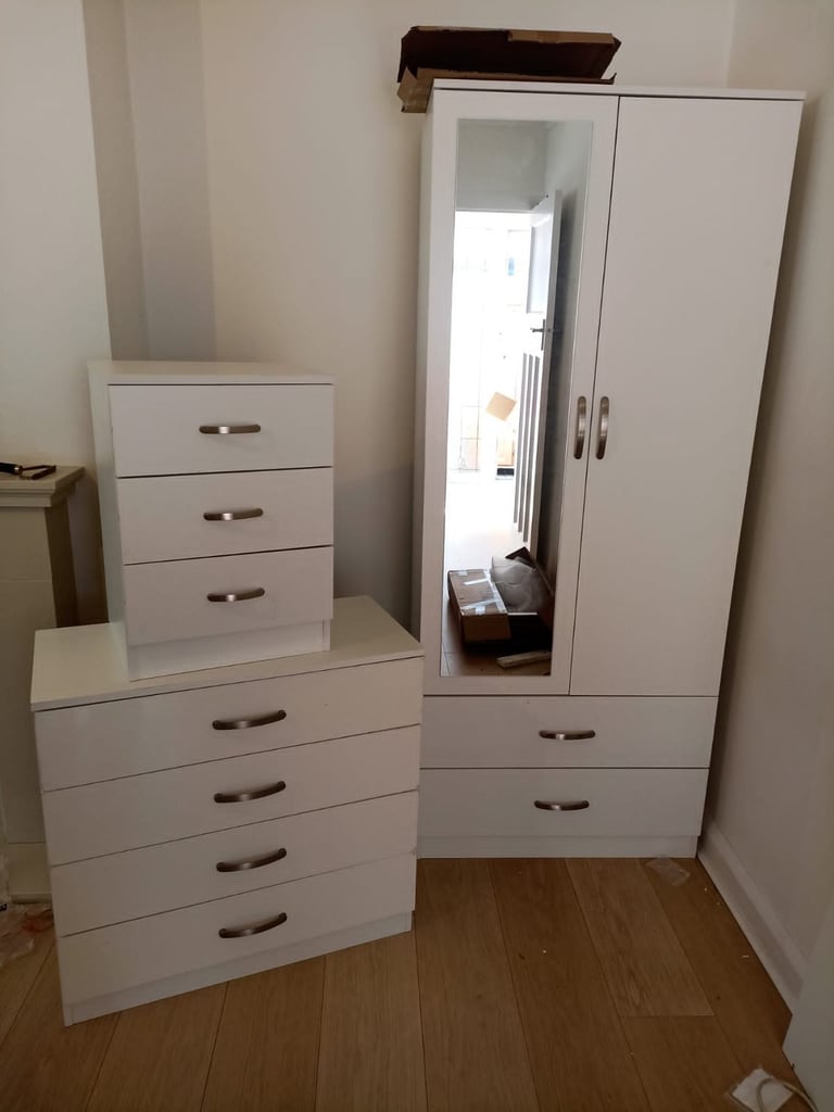 Brand New Wardrobe For Sale Free Delivery Contact Me On WhatsApp 