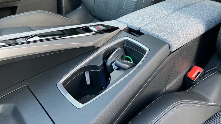 2025 Peugeot 3008 73kWh GT SUV 5dr Electric Auto (210 ps) SUV Electric Automatic