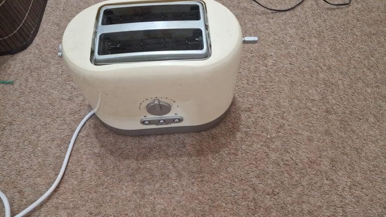 image for Nice Toaster very clean as you can see