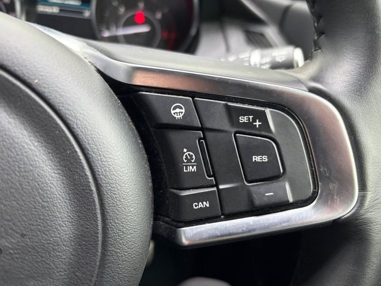 2020 Jaguar E-Pace 2.0 D180 R-Dynamic S SUV 5dr Diesel Manual AWD Euro 6 (s/s) (180 ps) ESTATE Di...