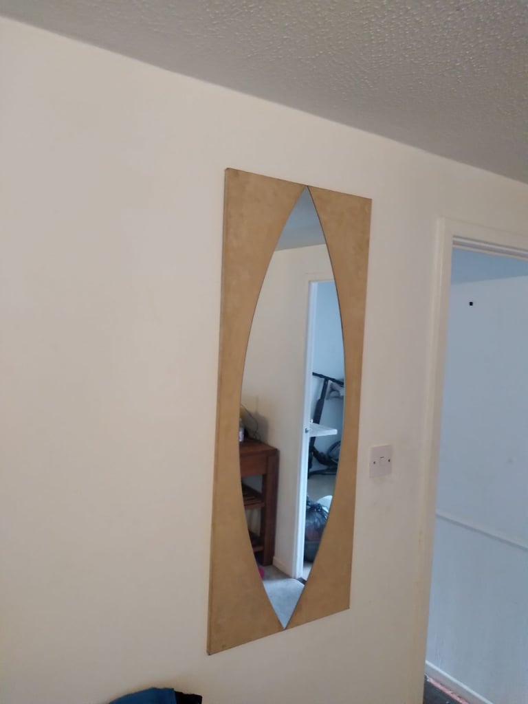 Wall mirror