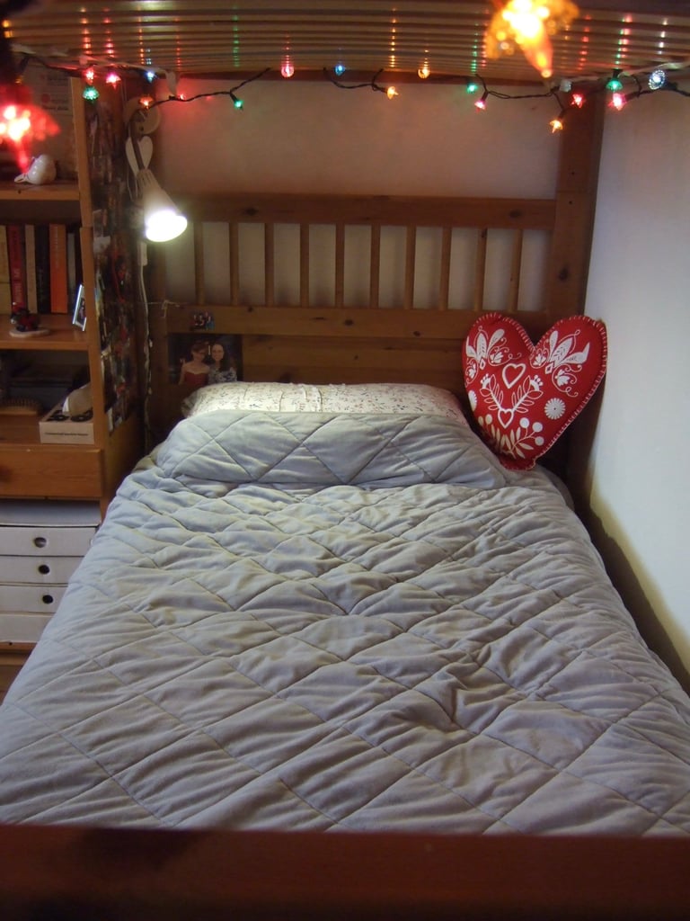 Ikea beautiful wooden Hemnes Bunk or 2 single 90x200cm beds - plus mattress and memory foam topper.
