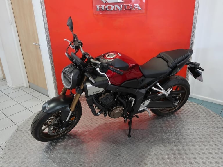 Brand new Honda CB650R E-Clutch