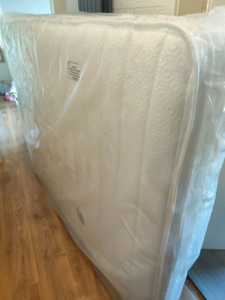 image for Silentnight Miracoil Travis Memory Foam Double Mattress