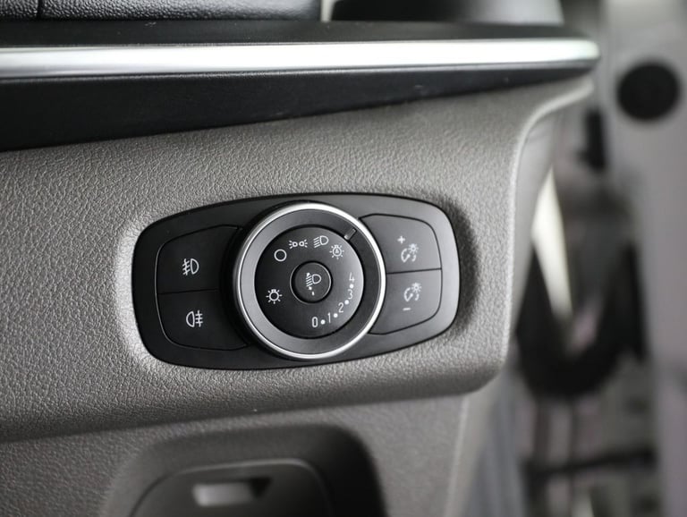 2022 Ford Tourneo Custom 2.0 EcoBlue 130ps Low Roof 8 Seater Titanium MPV DIESEL Manual