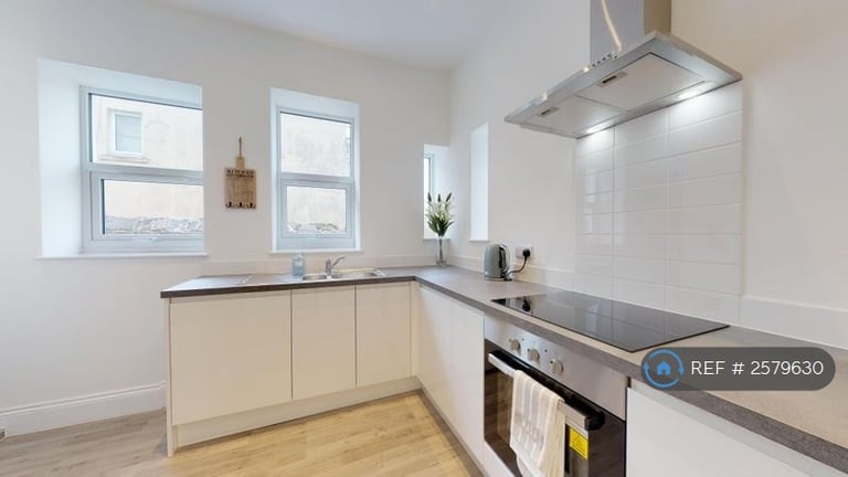 1 bedroom in West Hill Road, Plymouth, PL4 (#2579630)
