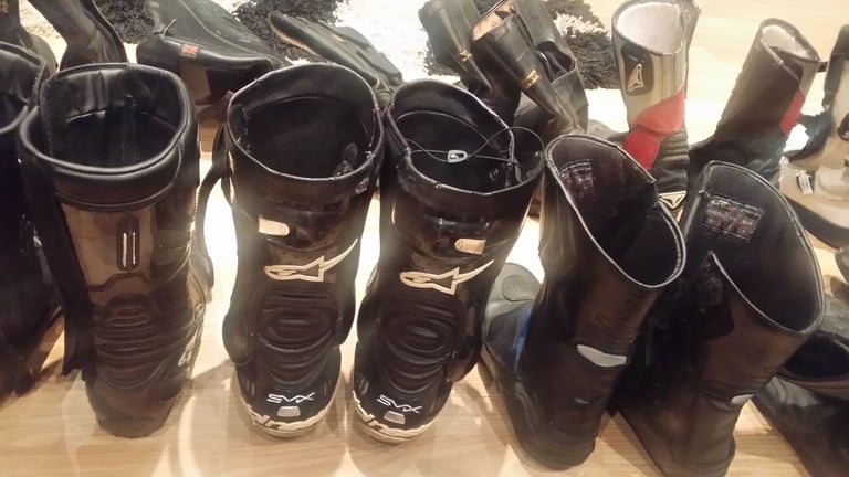 East London Motorcycle Clothing – ALL TYPES – SEE PHOTOS – EAST LONDON - 758