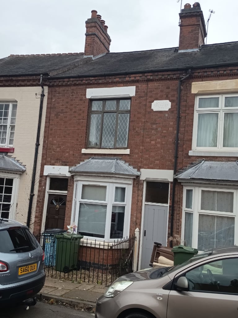 55 Cliff Road, Birstall, two bed terrace with large mature garden, available early December 