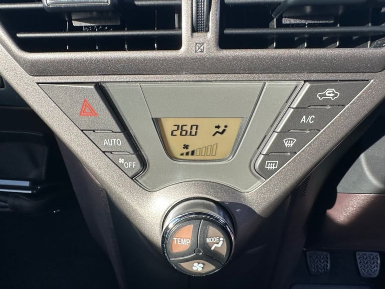2011 Toyota IQ 1.0 VVT-i 2 3dr HATCHBACK PETROL Manual