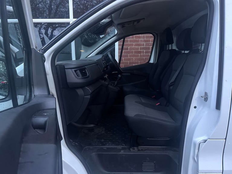 2022 Renault Trafic 2.0 Trafic LL30 Business Blue dCi Panel Van Diesel Manual