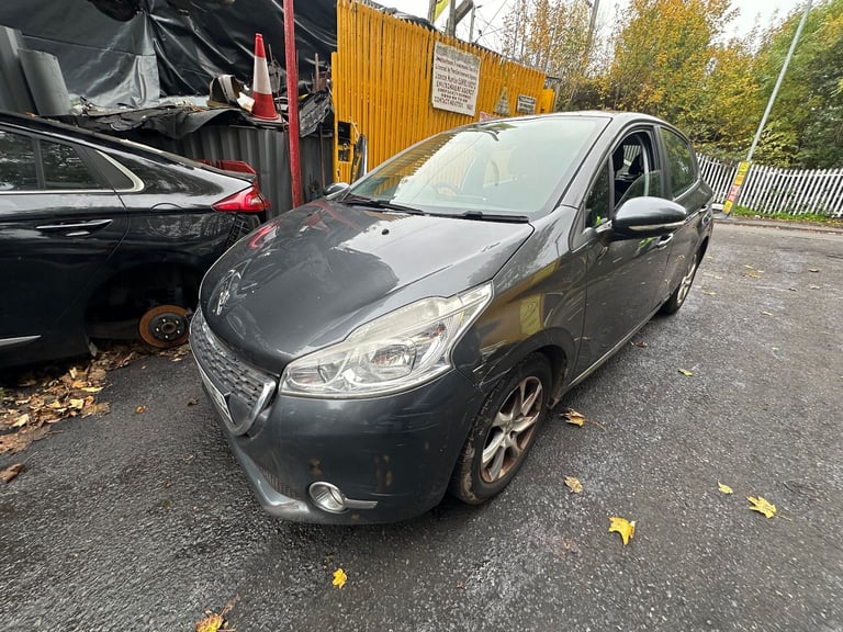 PEIGEOT 208 2013 1.2 PETROL BREAKING 