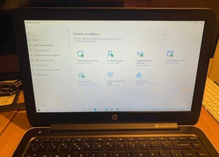Laptop VFAST i3 8GB HP HD Pavilion 128GB SSD,Window10,office,Ready
