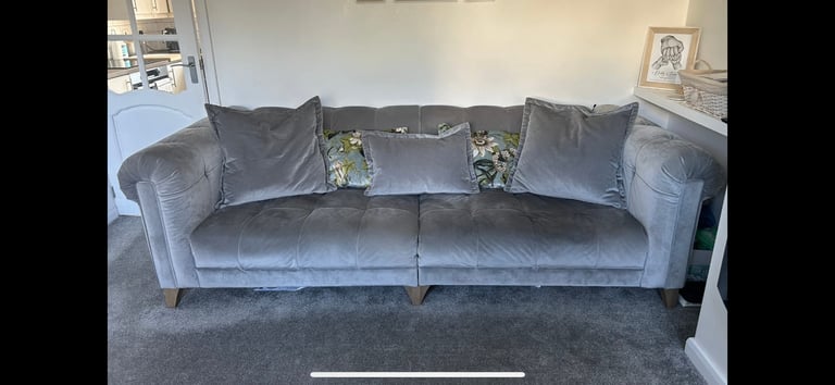 Large 3 seater sofa. 
