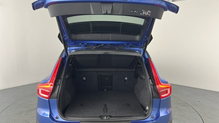 2021 Volvo XC40 P8 Recharge First Edition AWD Pure Electric(Panroof, Harman Kardon, Towbar) Estat...