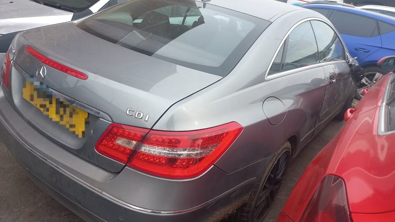 Breaking spare parts Mercedes e class coupe w212 e250 cabriolet 2010 