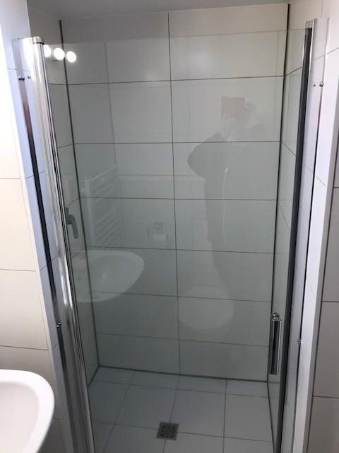  double Studio with  separate bedroom, n22, 2mins to tube