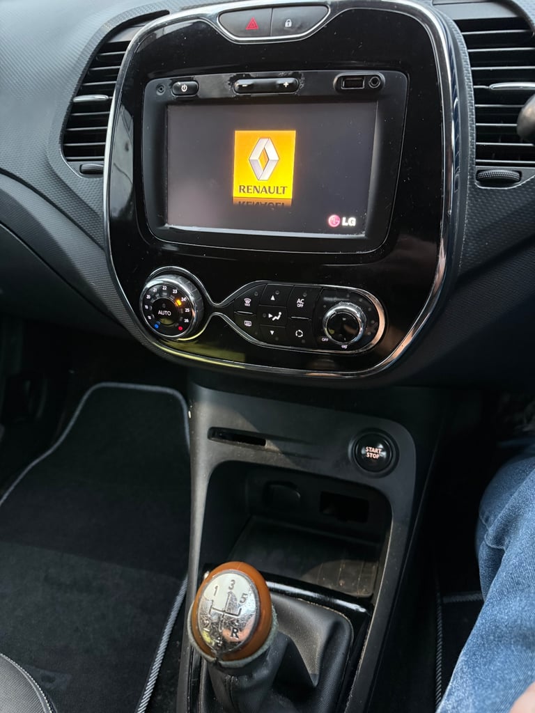 Renault, CAPTUR, Hatchback, 2014, Manual, 1461 (cc), 5 doors