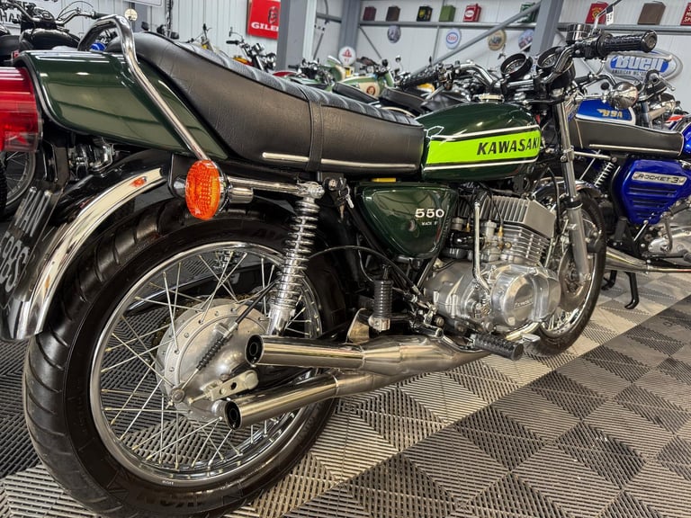 Allen Millyard Build – 1977 KAWASAKI KH550 four, classic two stoke, outstanding