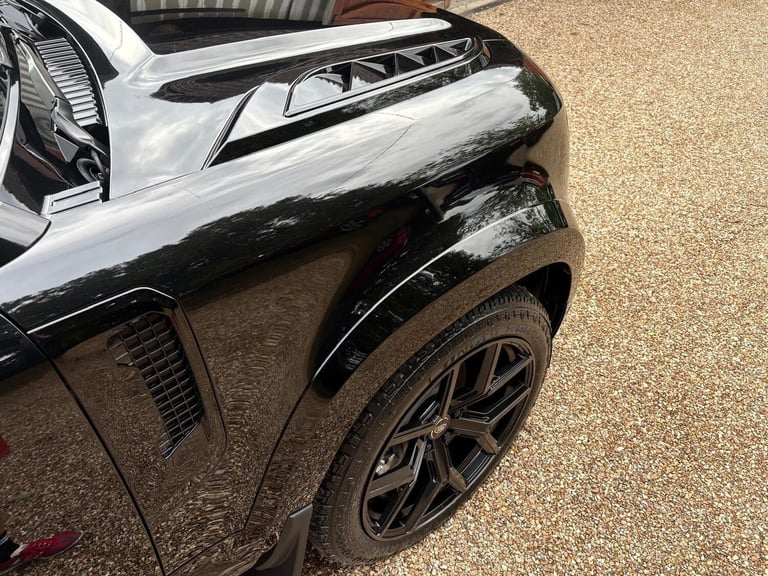 2025 Land Rover Defender 2025 3.0 D250 Hard Top X-Dynamic SE Auto PANEL VAN Diesel Automatic