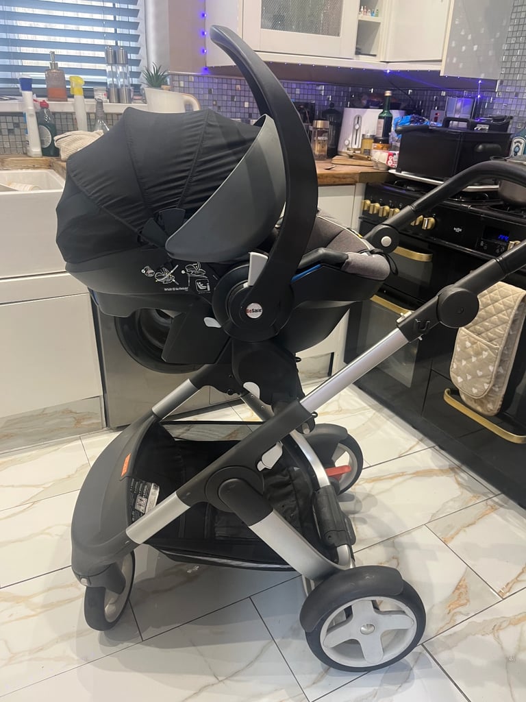 Stokke trailz pram 