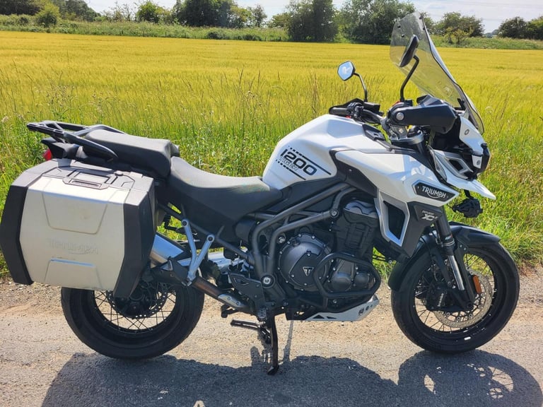 2017 17 TRIUMPH TIGER EXPLORER 1215 XCX WHITE ALLOY PANNIERS ADVENTURE TOURER