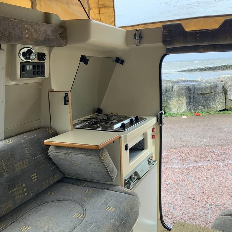 2008 (58) ROMAHOME R20 HYLO
