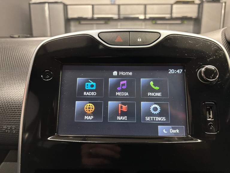 2015 Renault Clio 1.2 16V Dynamique Nav 5dr HATCHBACK Petrol Manual