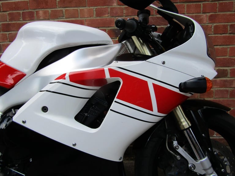 Yamaha YZF R1 1999 MODEL WITH ULEZ CERTIFICATE , SPECIAL PAINT JOB..LOOK ! 