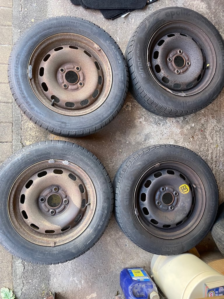 Ford fiesta 14 inch steel wheels and very good winter tyres 4x108