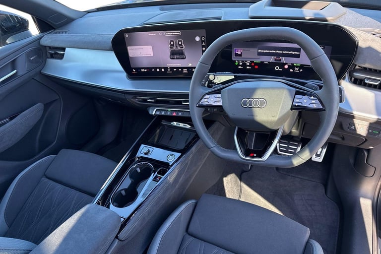 2025 Audi Q3 1.5 e-hybrid Launch Edition S Tronic Euro 6 (s/s) 5dr 26kWh SUV Automatic