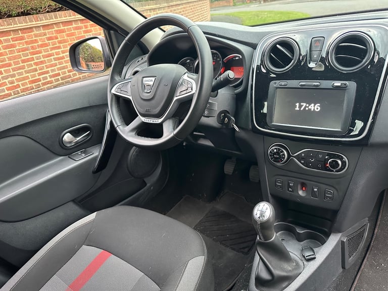 LEFT HAND DRIVE 2019 DACIA SANDERO STEPWAY 0.9 TCE PETROL [SPANISH PLATES] LHD