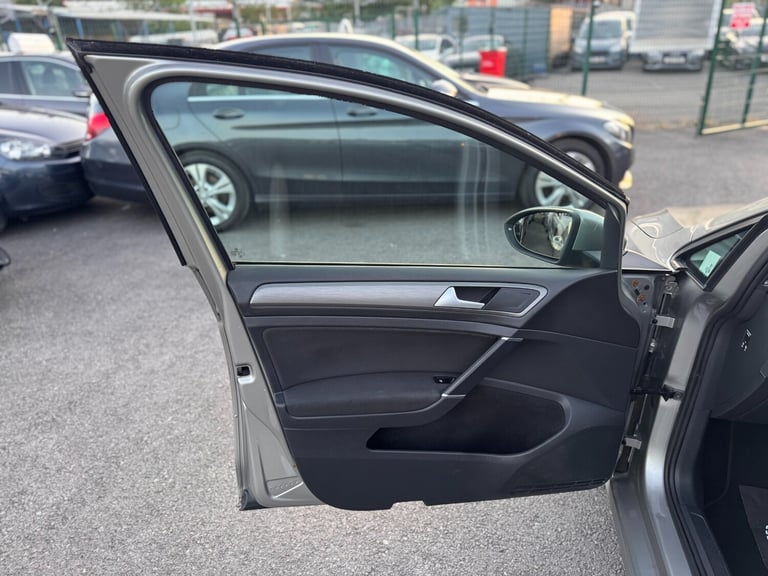 2013 Volkswagen Golf 1.6 TDI 105 SE 5dr HATCHBACK Diesel Manual