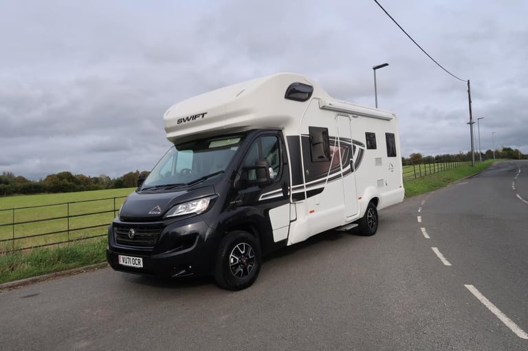 2021 SWIFT Edge 486 Black Edition 