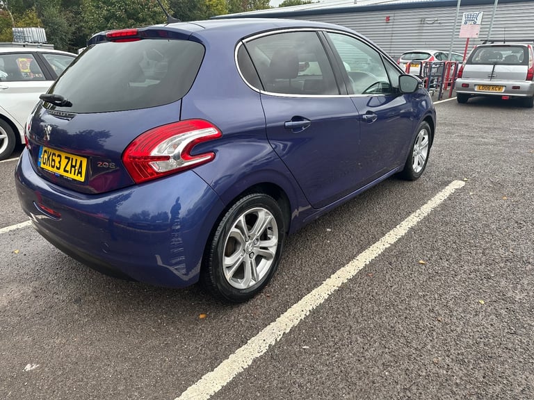 Peugeot, 208, Hatchback, 2013, Manual, 1199 (cc), 5 doors
