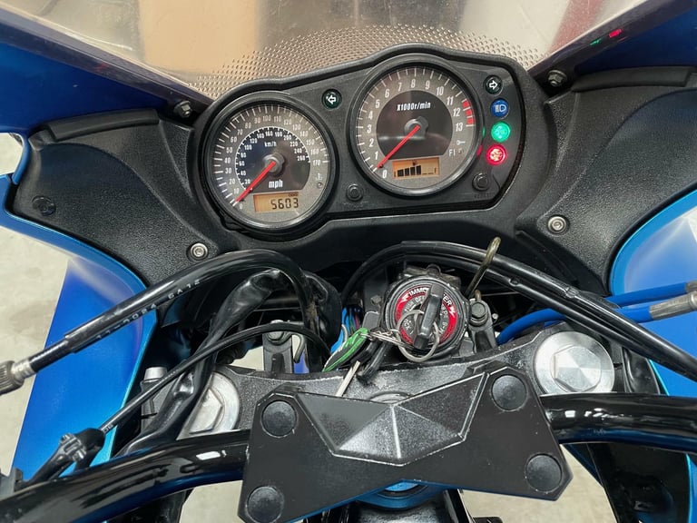 2006 - KAWASAKI ZR750 - ONLY 6K MILES - Z750S - MEGA LOW MILES FIND ANOTHER 