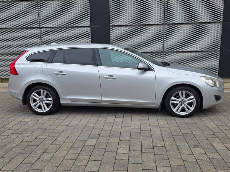 Volvo, V60, Estate, 2013, Manual, 1560 (cc), 5 doors
