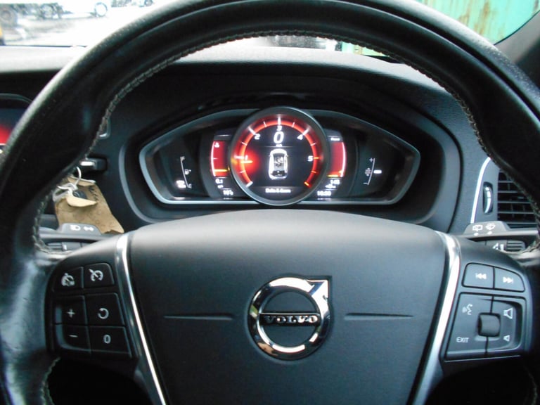 2017 Volvo V40 D2 [120] R DESIGN Nav Plus 5dr HATCHBACK Diesel Manual